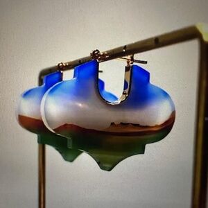 Talkative Crest earrings 18K gold and landscape agate